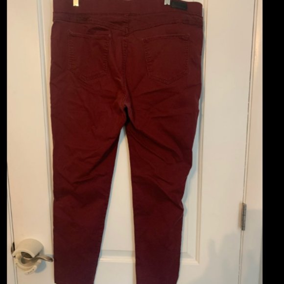 Women's Jeggings - Picture 3 of 8